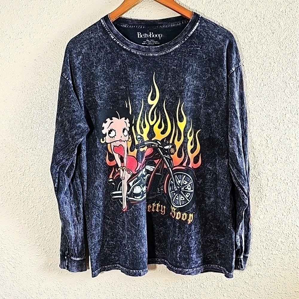 Betty Boop Long Sleeves T-Shirt.
